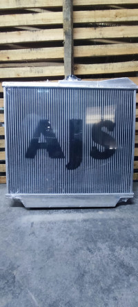 Радиатор алюминиевый Isuzu Bighorn, Trooper 92-98 3.1TD 40mm AT AJS УЦЕНКА