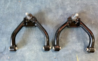Toyota Mark X, Crown S180 Передние верхние рычаги с регулировкой УЦЕНКА