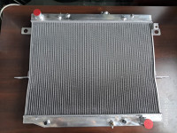 Радиатор алюминиевый Toyota Land Cruiser 100 2UZ 40mm AT AJS УЦЕНКА